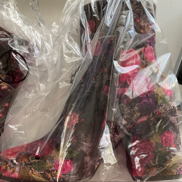 Sample - Picture 4 of 6